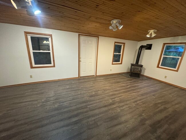 Building Photo - 21205 Mary Lynn Dr