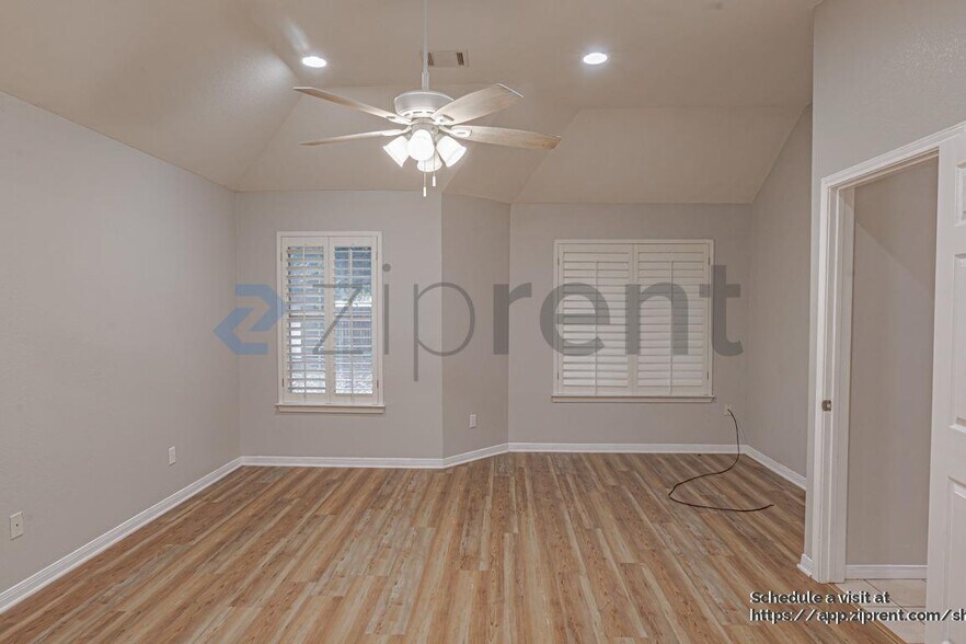 Building Photo - 609 S Ruidoso Downs Dr