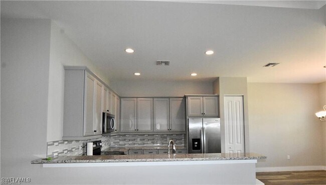 Building Photo - 3628 Sapphire Cv Cir