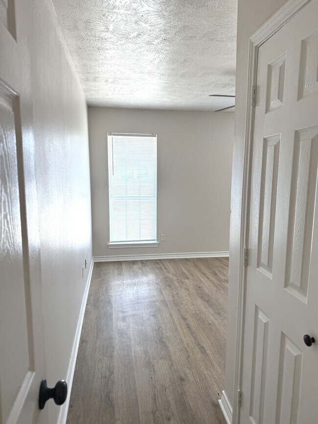 Building Photo - 2308 Antelope Ln