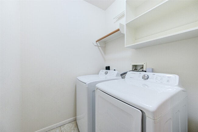 Building Photo - 21735 Oakbridge Park Ln