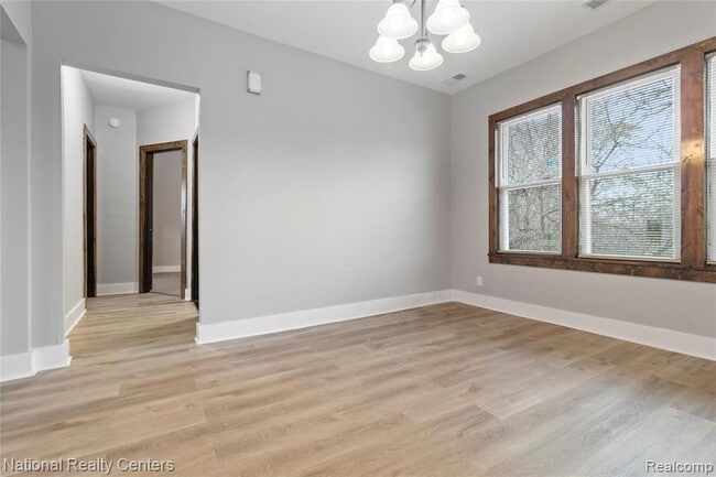 Building Photo - 767 Navahoe St