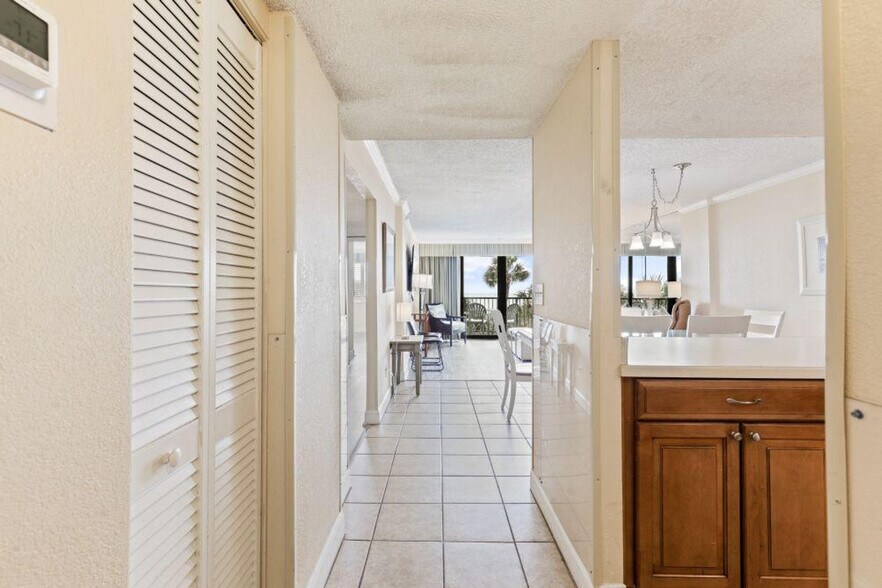 Building Photo - 6810 N Ocean Blvd