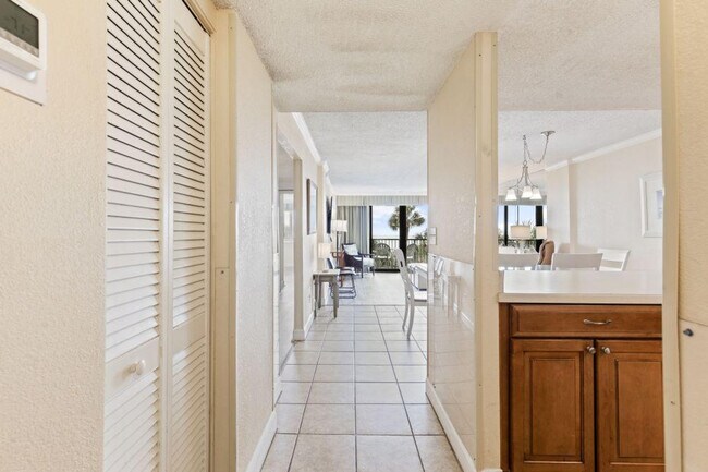 Building Photo - 6810 N Ocean Blvd