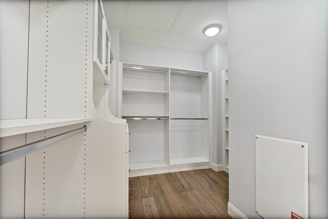 Building Photo - 59 Parkdale