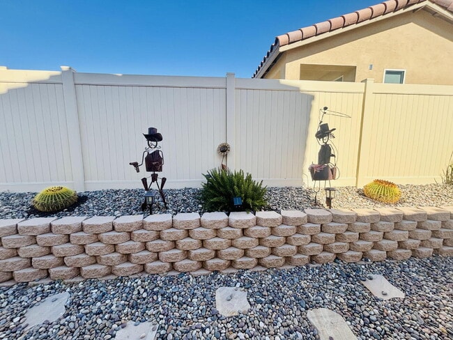 Building Photo - Gorgeous 3 bd, 4 ba Townhome in 55+ Community