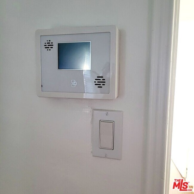 Building Photo - 3760 Wellington Rd