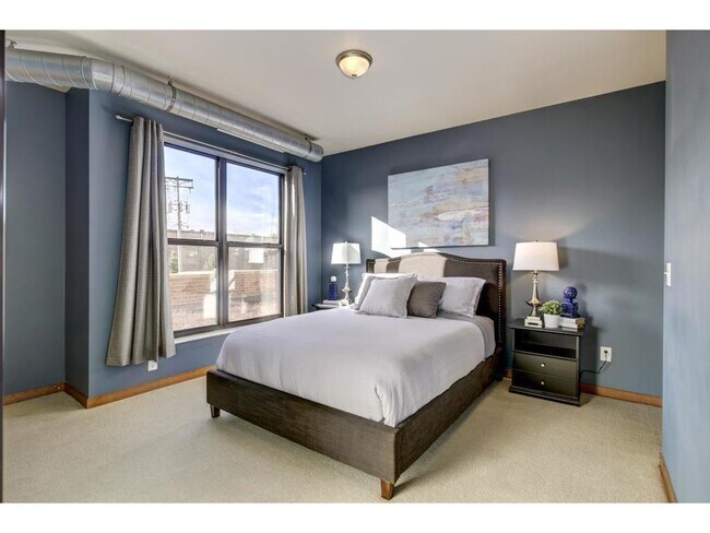 Building Photo - 15 E Franklin Ave