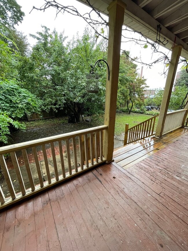 Building Photo - Renovated 3 Bedroom 2 Bathroom House Across From The Park