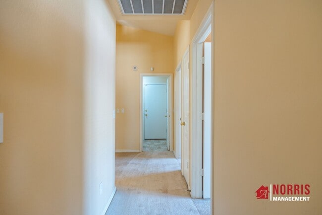 Building Photo - Great Home in Mission Valley