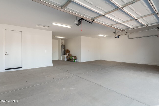 Building Photo - 1275 E Jahns Dr