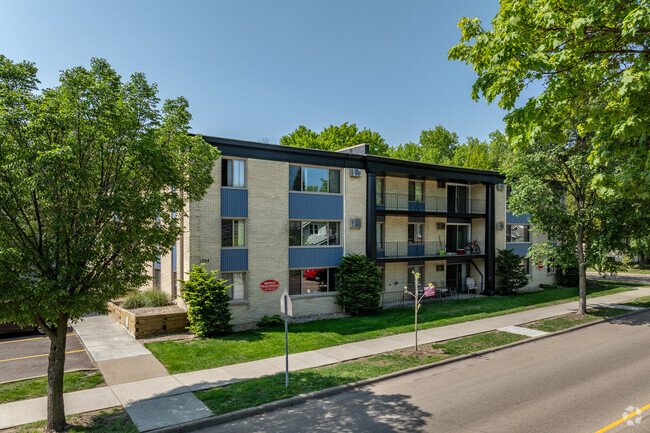 Primary Photo - St. Clair Commons 1304