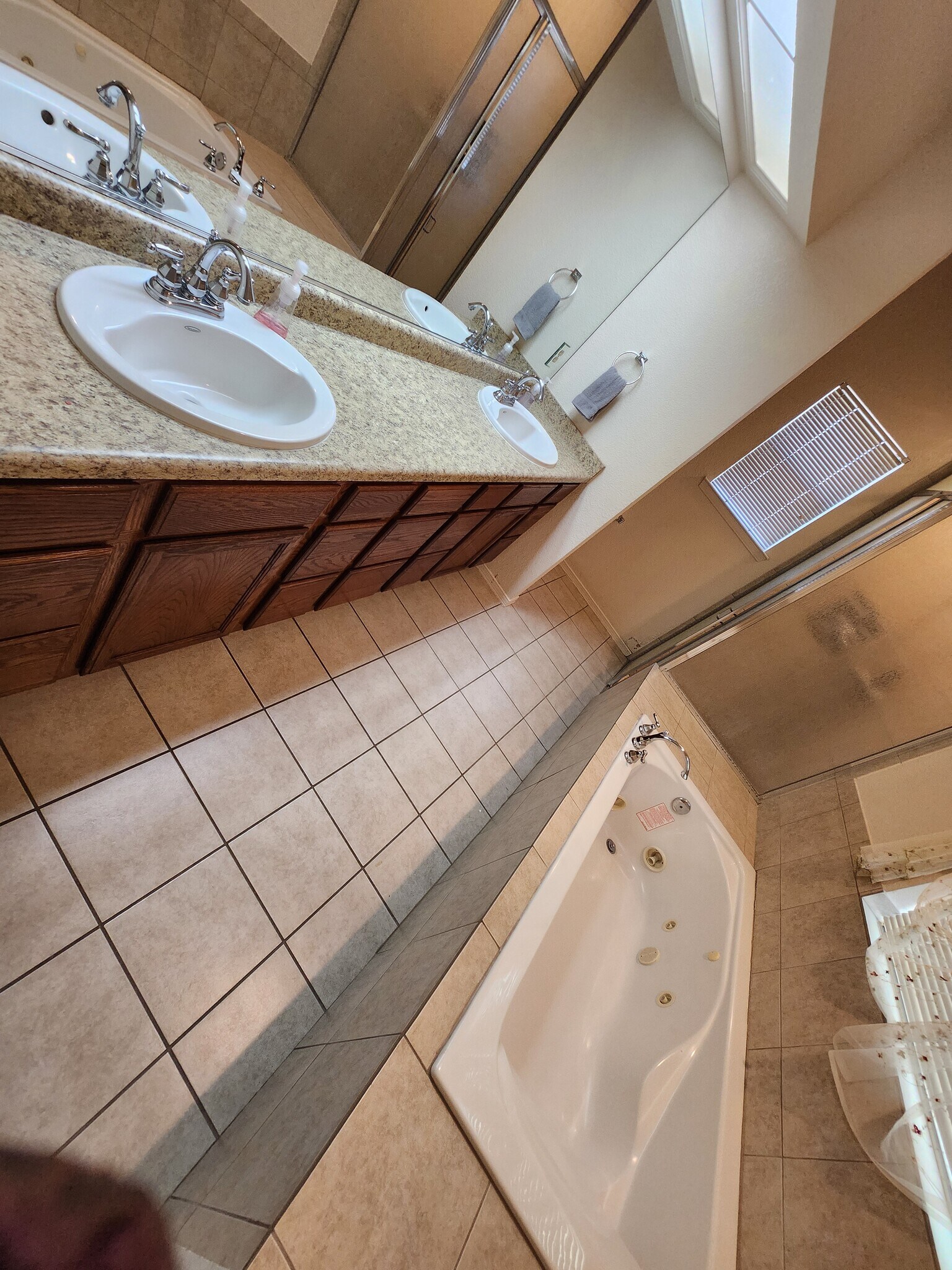 Building Photo - 3637 Tierra Vergel