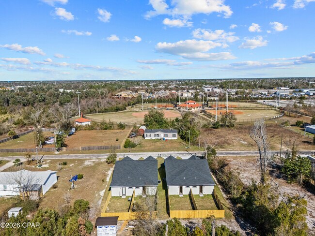 Building Photo - 2316 E 19th Pl