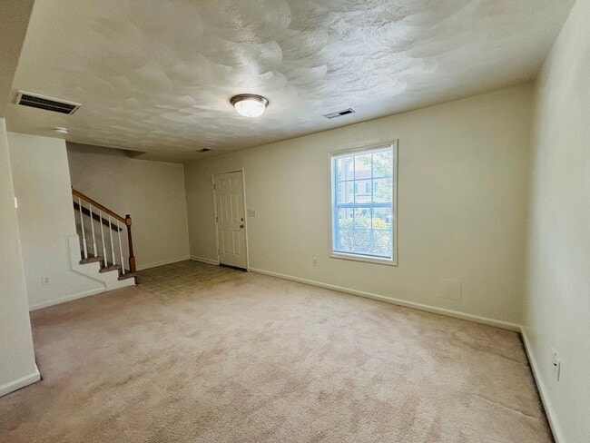 Building Photo - 80 Salem Ln