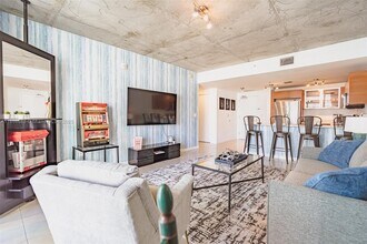 Building Photo - 3250 NE 1st Ave