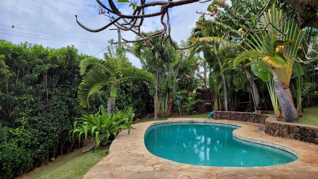 Building Photo - 4115 Sierra Dr