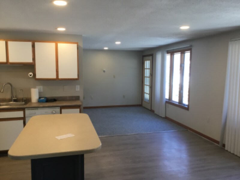 Building Photo - 1187 New Hampshire Rte 175