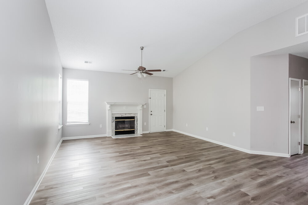 Building Photo - 7200 Daerwood Pl