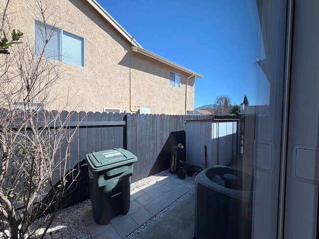 Building Photo - Nicely updated -one story home in Camarilo's desirable Mission Oaks Neighborhood