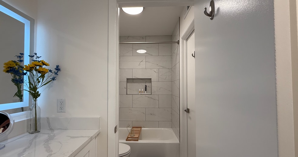 Bathroom - 515 Basswood Ave