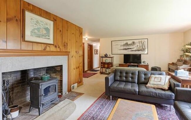 Building Photo - 51 Prospect Hill Rd