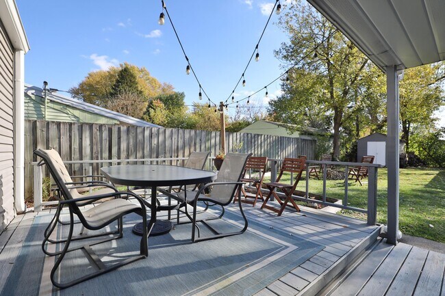 Building Photo - 925 Blenheim Rd