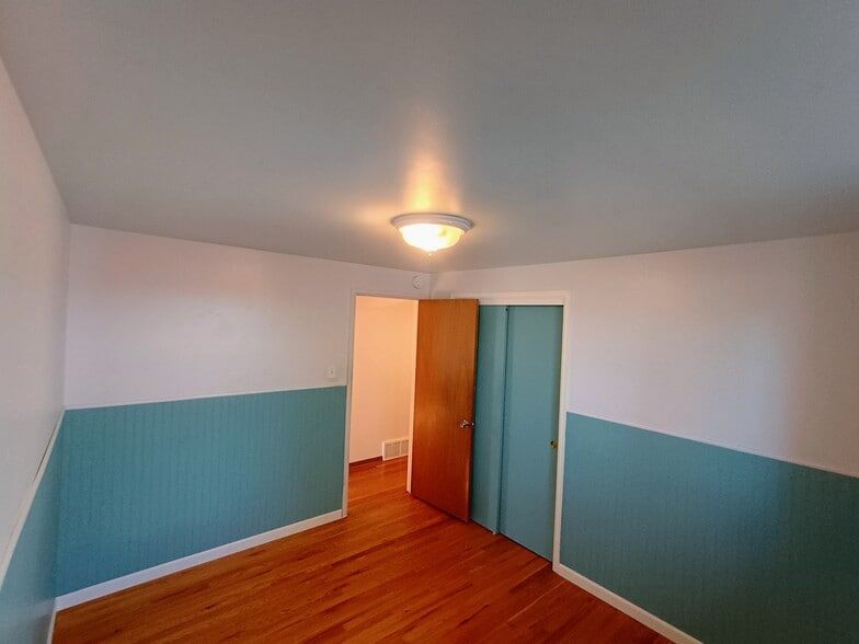 Building Photo - 235 Hemlock St