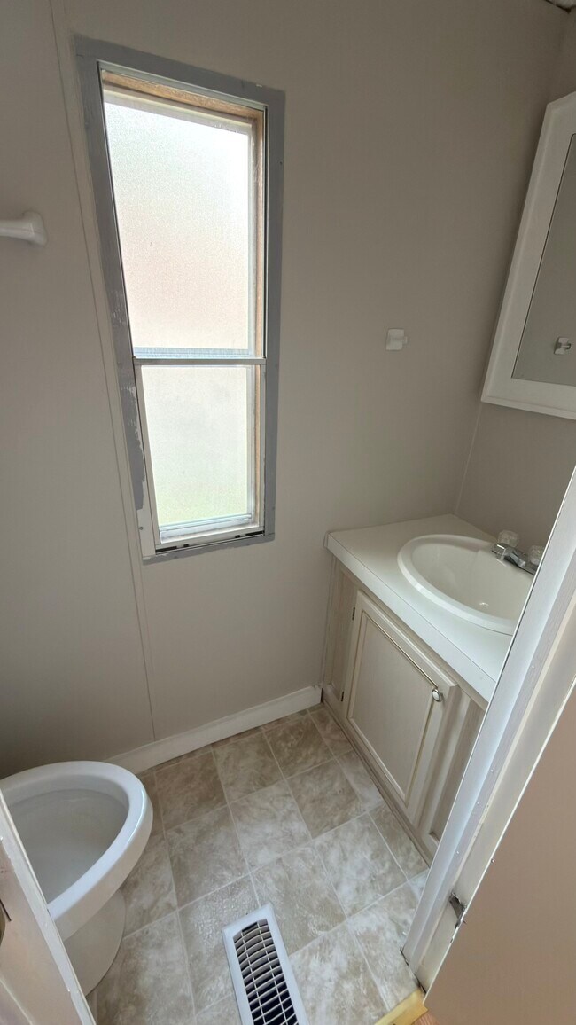 Building Photo - 3427 21 E M.L.K. Jr Dr