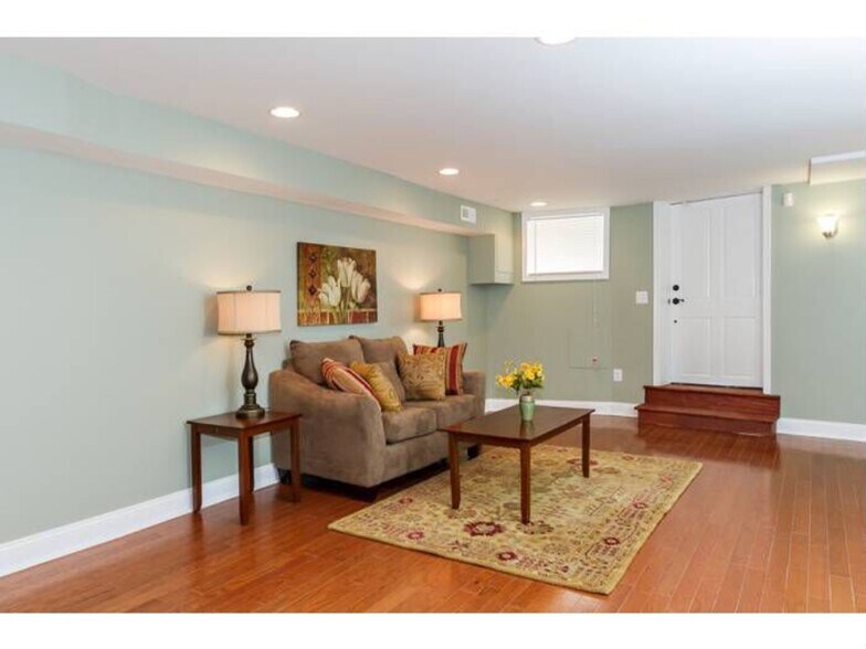 Open floor plan living room - 2644 N Charles St