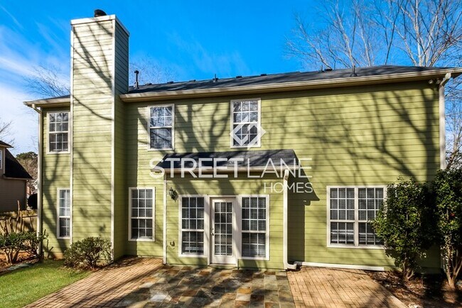 Building Photo - NOW OFFERING FIRST FULL MONTH FREE!