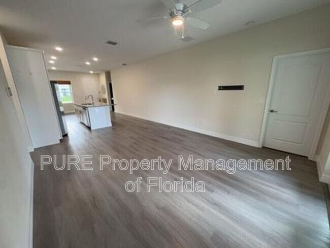 Building Photo - 13831 SW 33rd Terrace