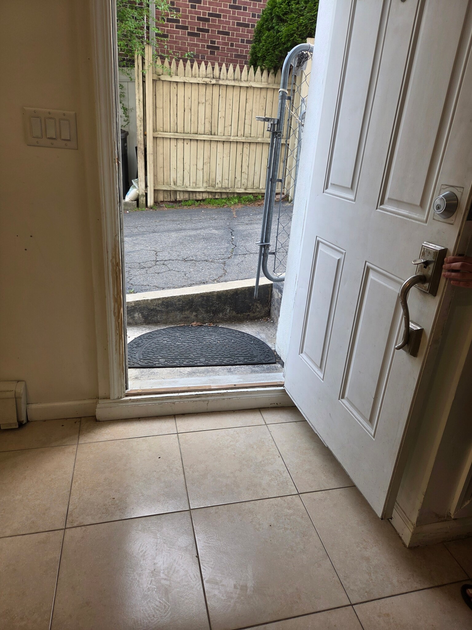 Building Photo - 456 Morse Ave