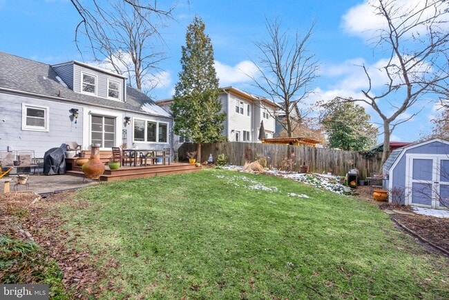 Building Photo - 1804 S Oakland St