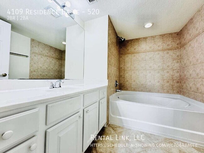 Building Photo - 4109 Residence Drive