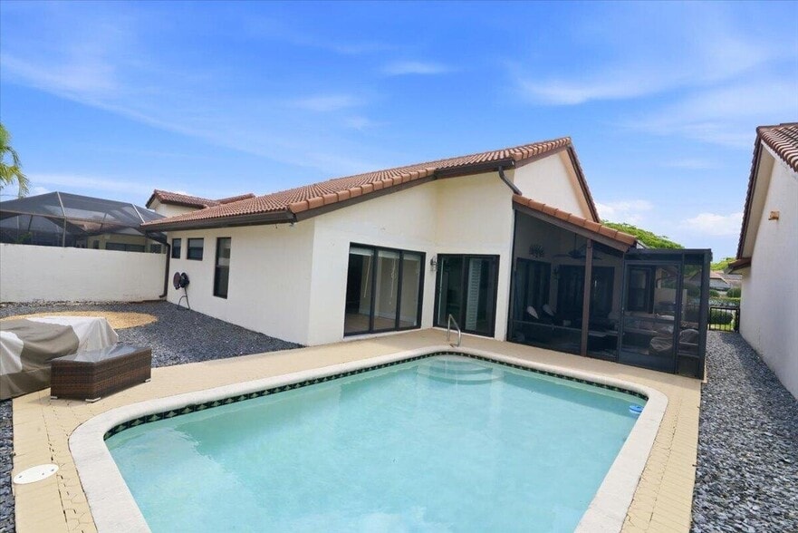 Building Photo - 21583 Villa Nova Dr