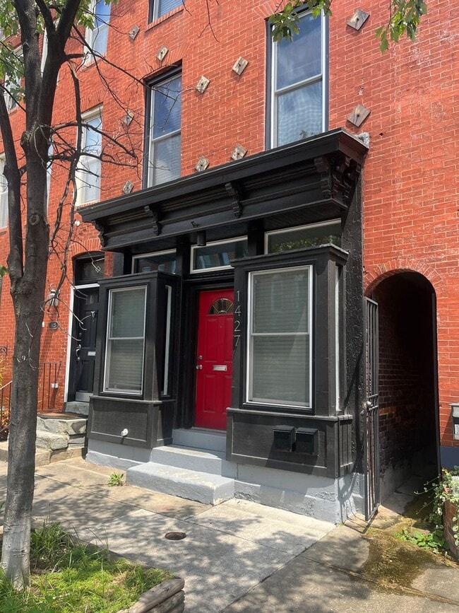 Building Photo - Newly Renovated 1 Bedroom, 1 Bath Apartment in Federal Hill