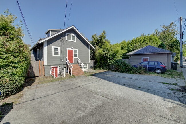 Building Photo - 5232 Brooklyn Ave NE