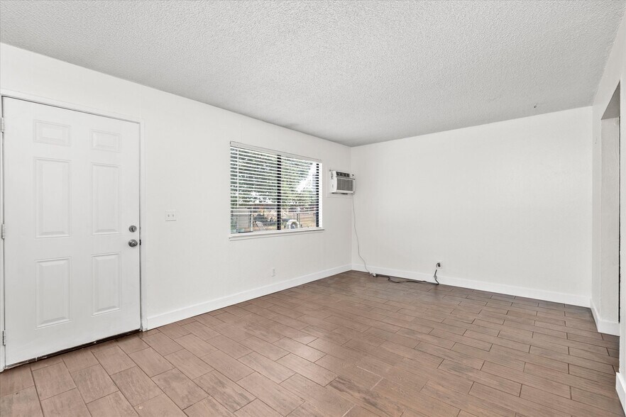 Building Photo - 5175 2nd St