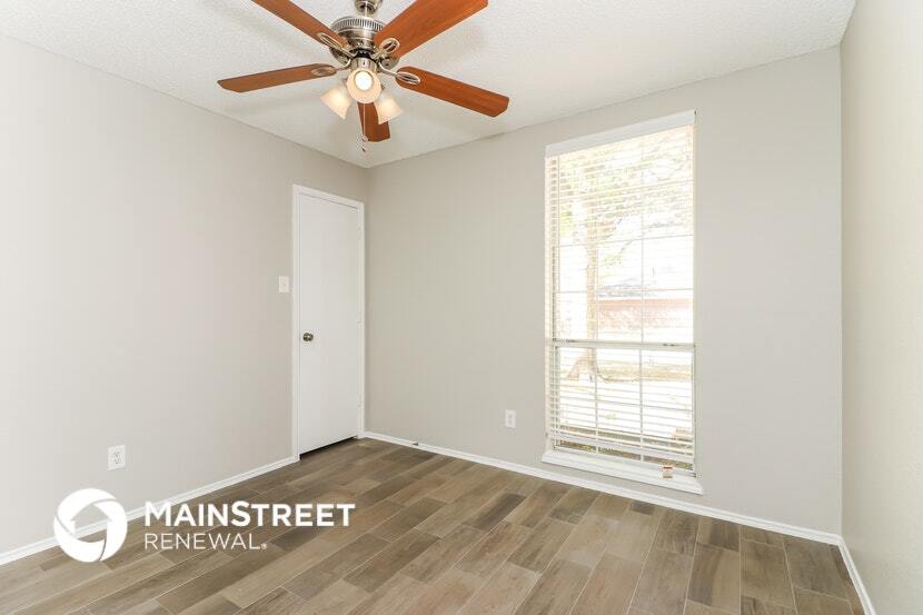 Building Photo - 6111 Inks Lake Dr