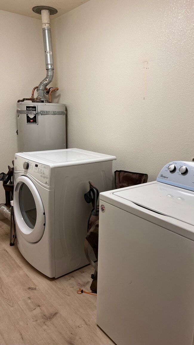 Building Photo - 14385 Holmwood Dr