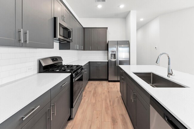 Building Photo - 16026 Copper Skies Wy