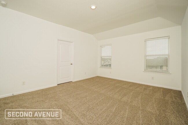 Building Photo - 3027 Jackson Smt