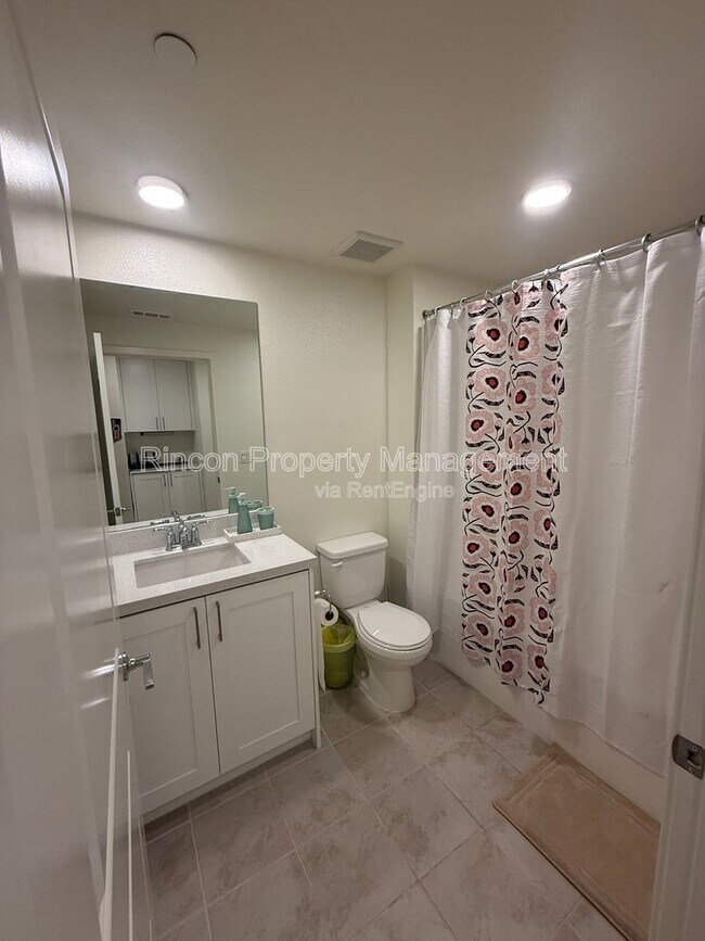 Building Photo - 2850 Wagon Wheel Rd