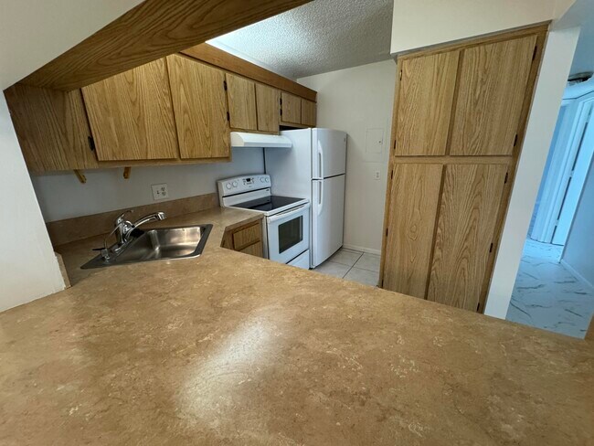 Building Photo - 1111 Green Pine Blvd