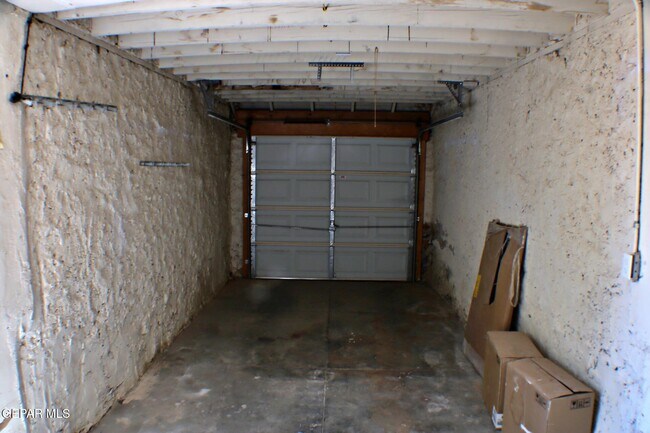 Building Photo - 1214 Stockwell Ln