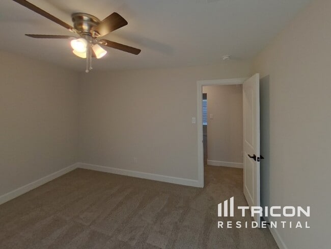 Building Photo - 1212 Bullock Dr