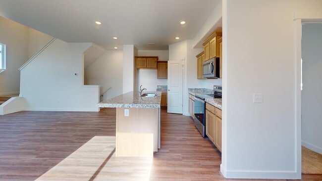 Building Photo - Modern Townhome Living in Tooele