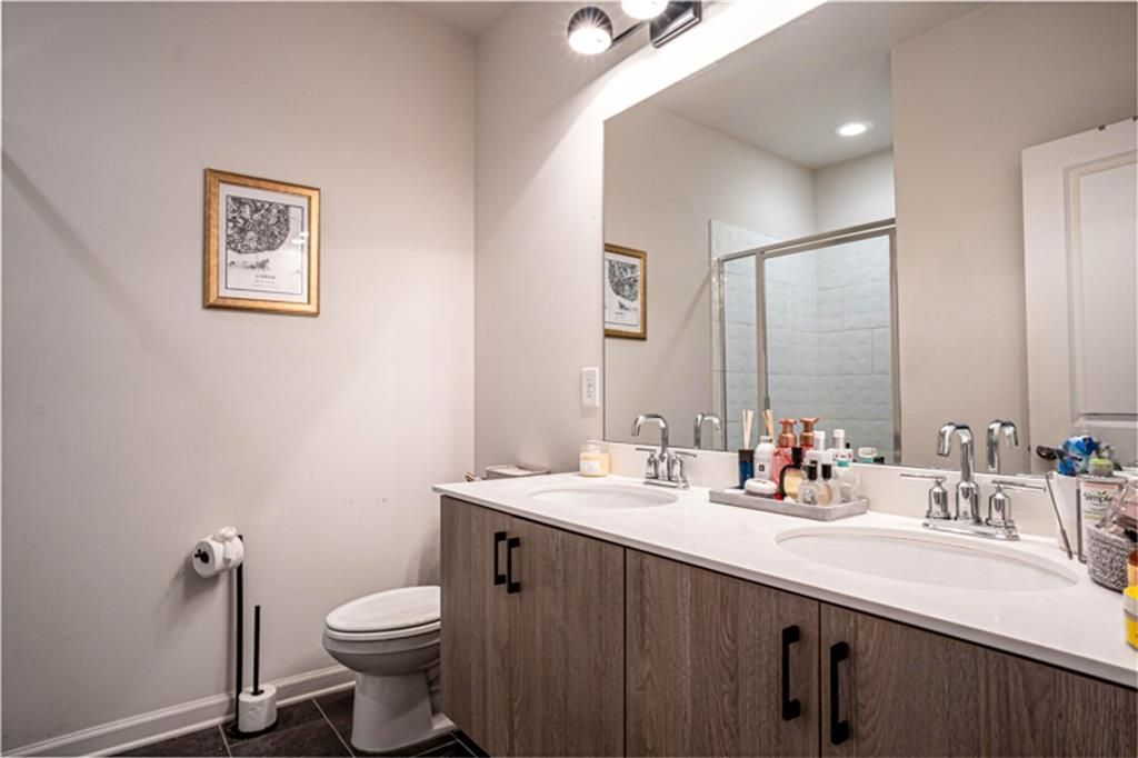 Building Photo - 452 Latta St NE