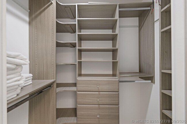 Building Photo - 713 Forsyth St